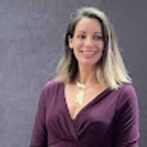 Meet your Posher, Dina